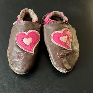 Brown and pink robeez